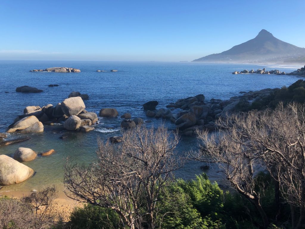 Camps Bay - Backoven mit kleiner Badebucht