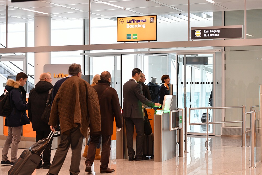 Lufthansa Boarding