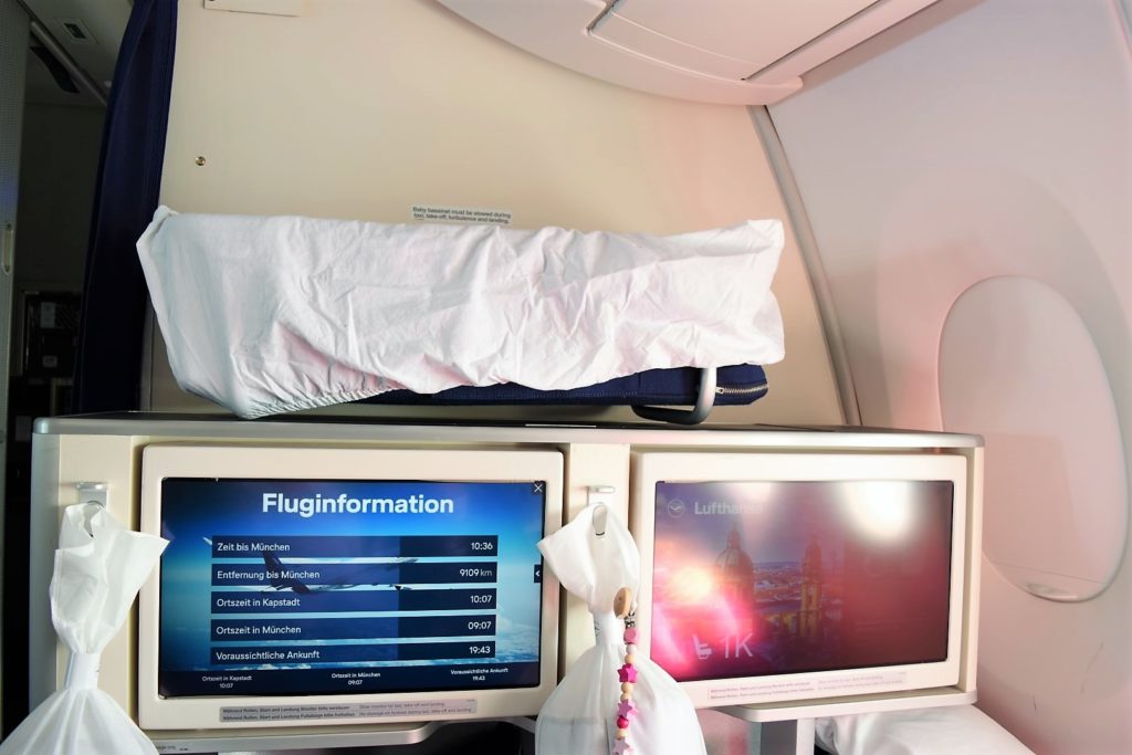 Baby Bassinet Lufthansa Airbus A350 Business Class