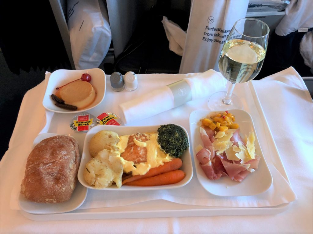 Abendessen Lufthansa Business Class Airbus A350 Kapstadt - München