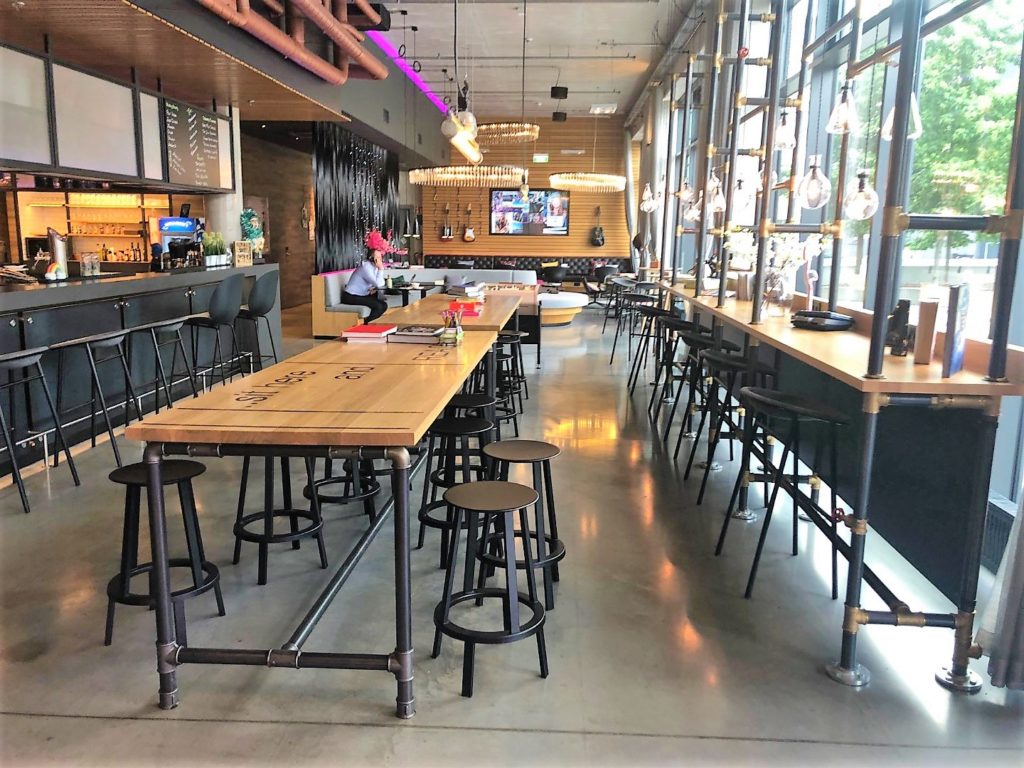 Moxy Hotel Ludwigshafen Barbereich & Lobby