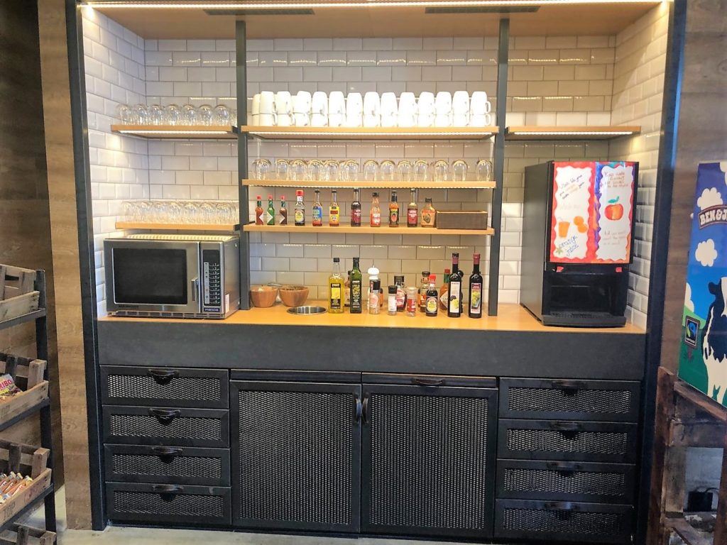 Moxy Hotel Ludwigshafen Buffetbereich
