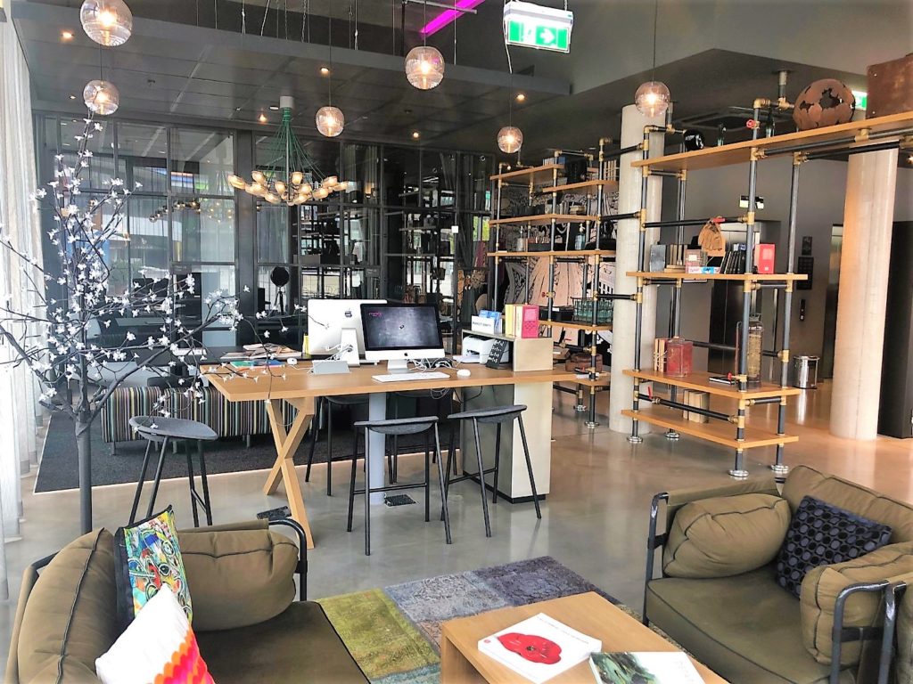 Moxy Hotel Ludwigshafen Computer Area