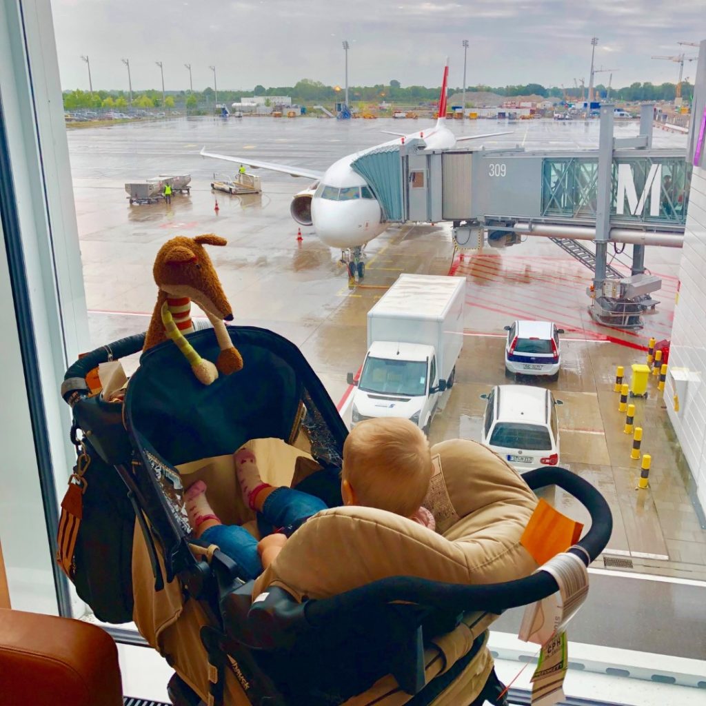 Warten auf das Boarding in der Senator Lounge, Flughafen München