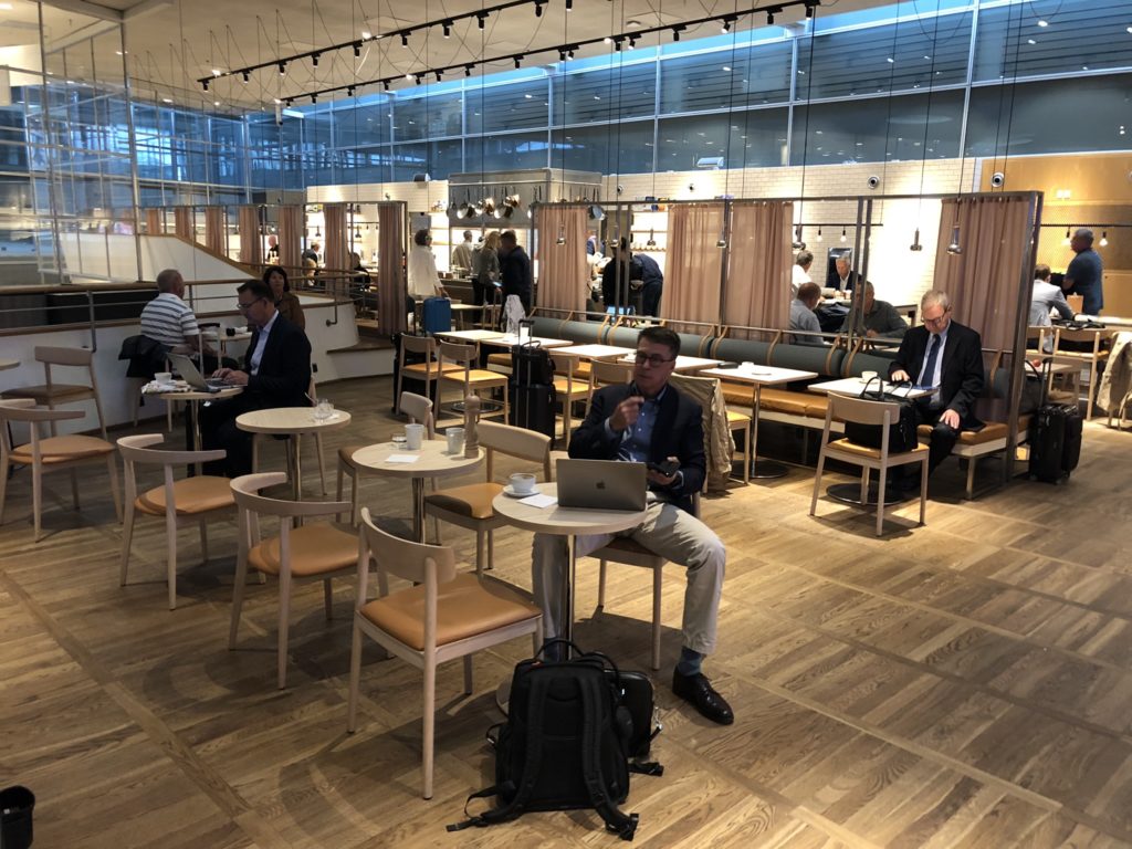 Sitzbereiche in der SAS Lounge Gold, Kopenhagen