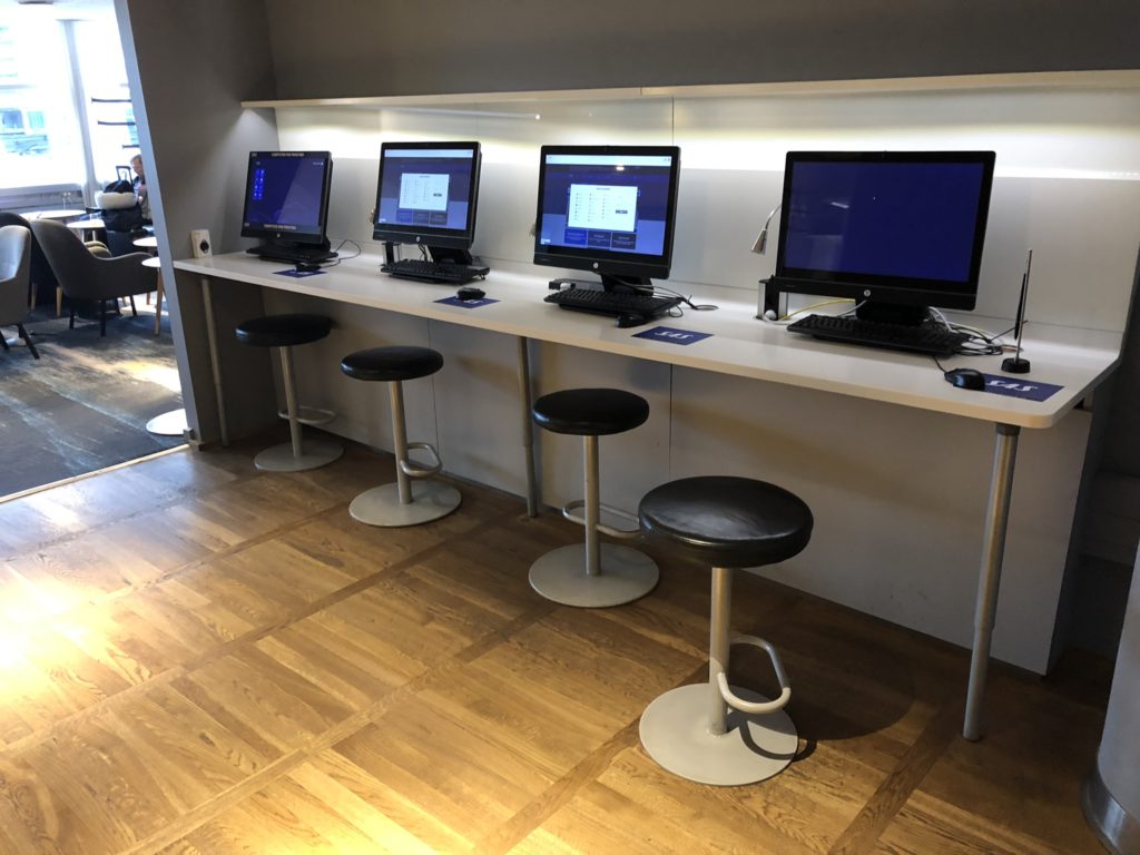 Business Center mit PC-Arbeitsplätzen