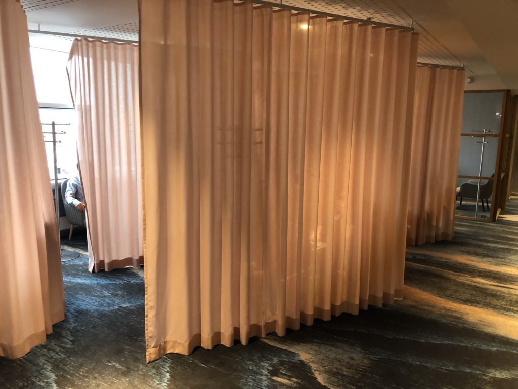 Lounge Liegen in der SAS Gold Lounge Flughafen Kopenhagen Kastrup