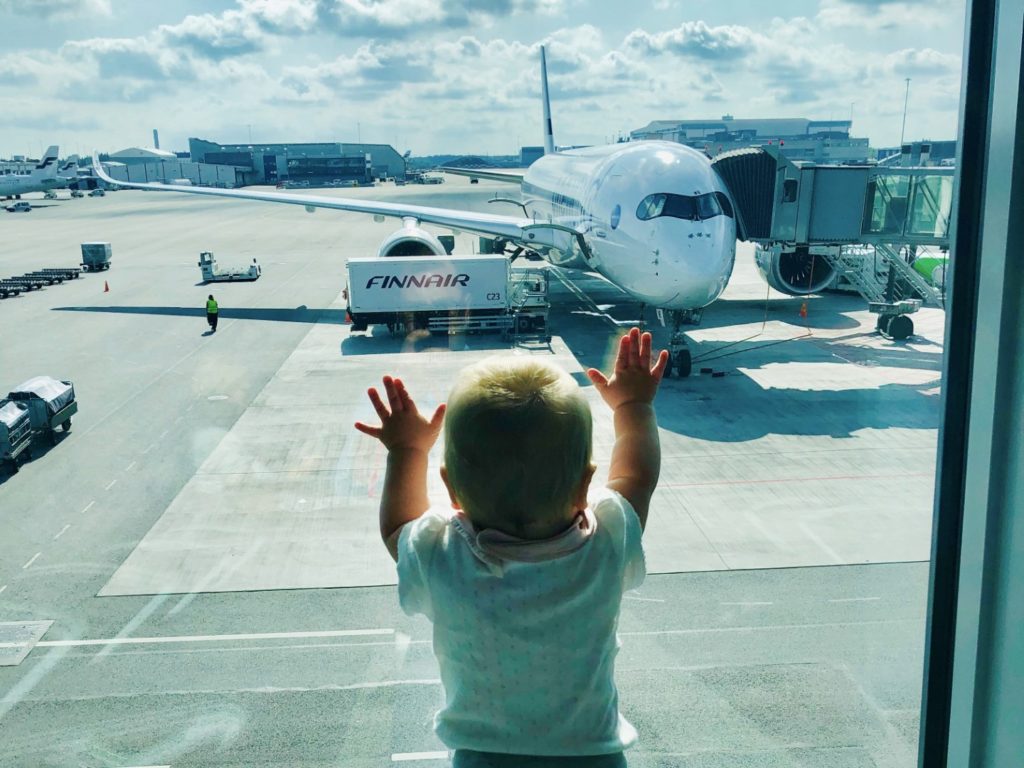 Warten auf das Einsteigen - Finnair Airbus 350 Business Class, Helsinki Airport