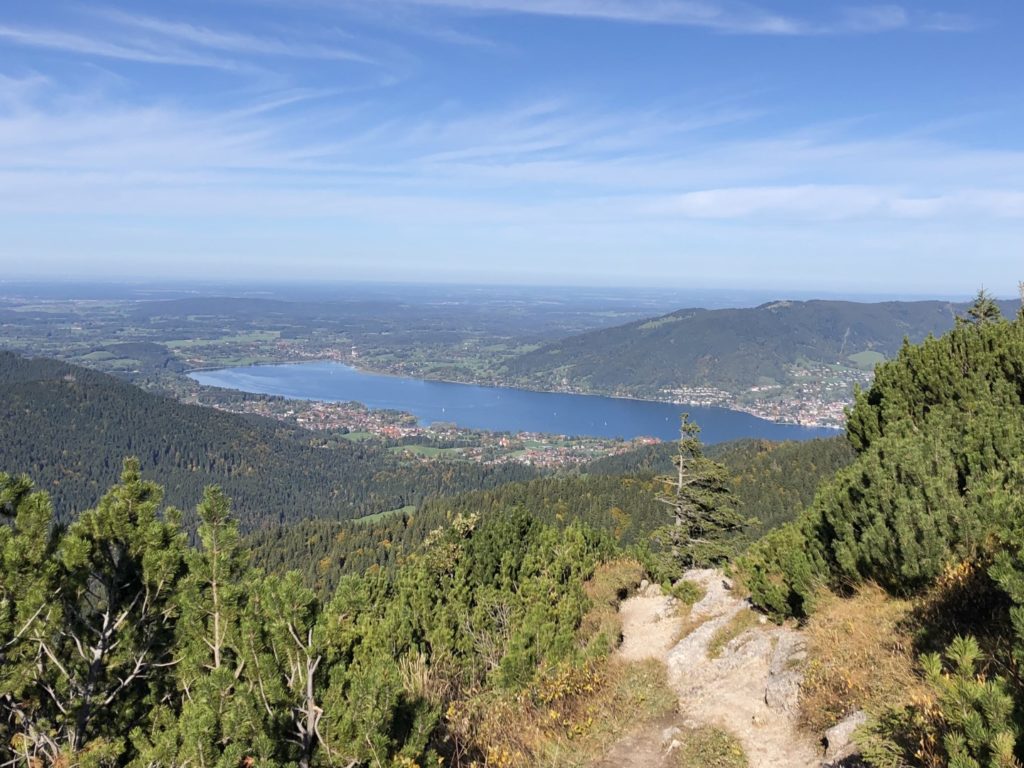 Abstieg - >Blick auf den Tegernsee