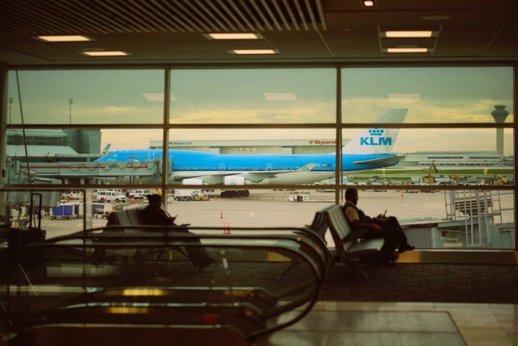 KLM ist eine gute Airline und bietet Spielzeug für Kinder an Board.