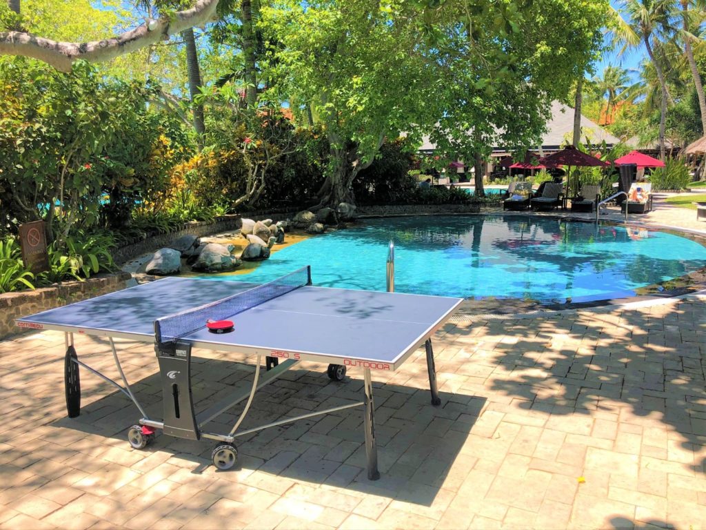 Tischtennis und Kinder-Pool