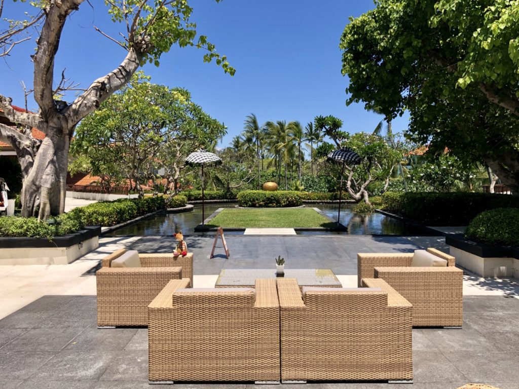 Entspannung pur auf Bali - weitläufige Lounge Bereiche zum entfliehen