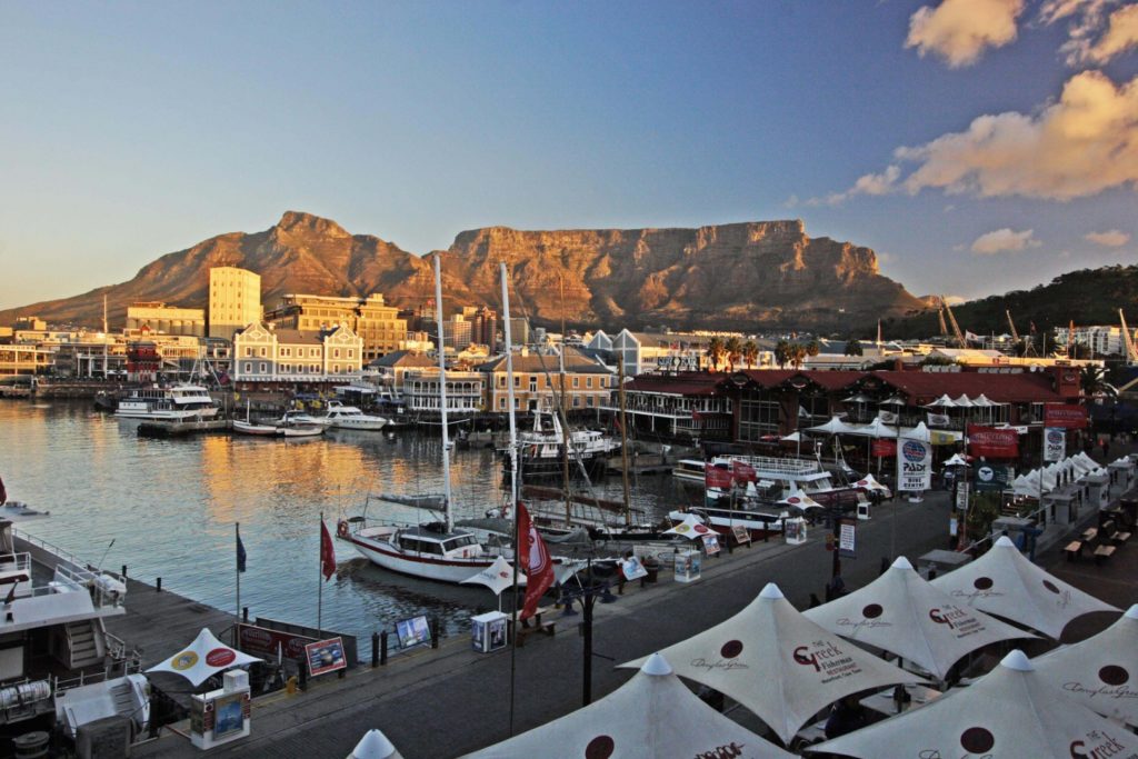 V & A Waterfront mit herrlichem Tafelberg Panorama - Bars, Restaurants & Shopping