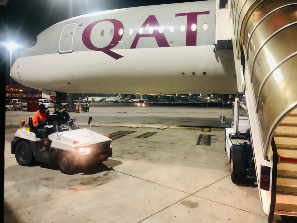 Qatar Airways Airbus A350-900 fertig zum einsteigen