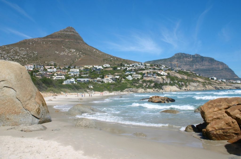 Llandudno Beach - kurz vor Houtbay eingebettet unter dem Berg. Ein Traum