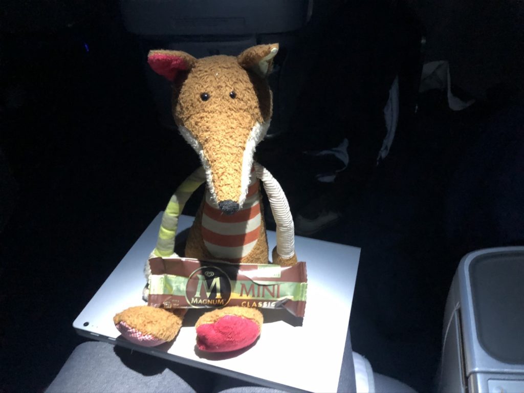 Nachts wurde sogar ein Langnese Magnum Eis serviert