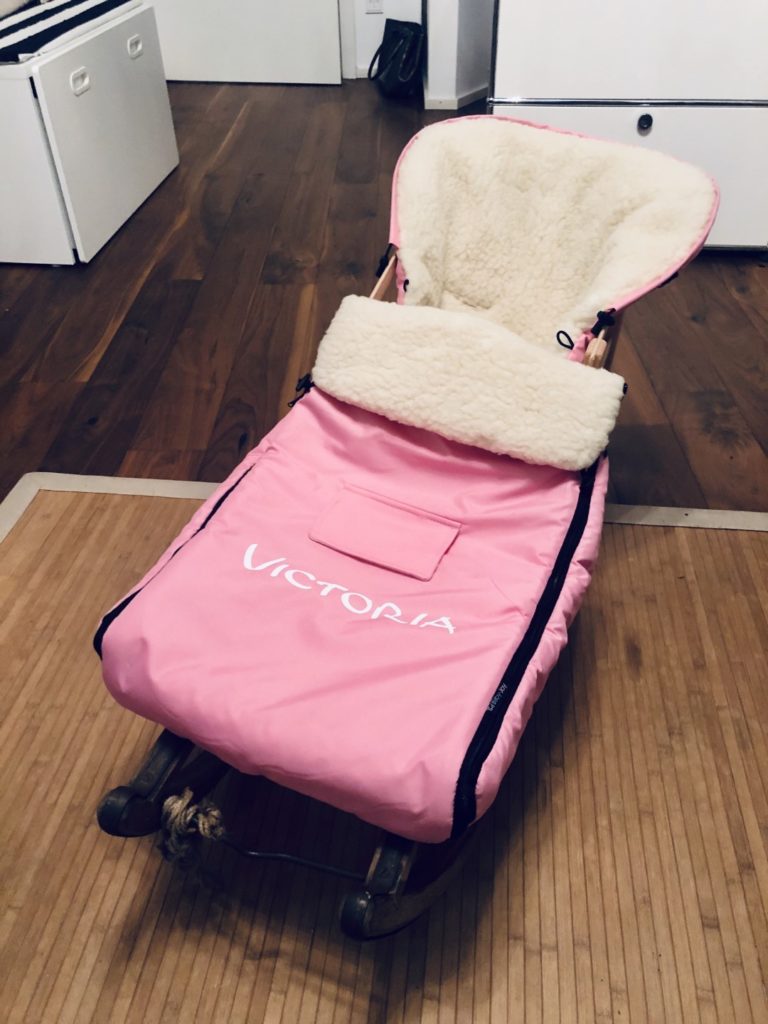 Zuhause aufgebaut Baby-Joy Fußsack im Colint Davos Schlitten..
