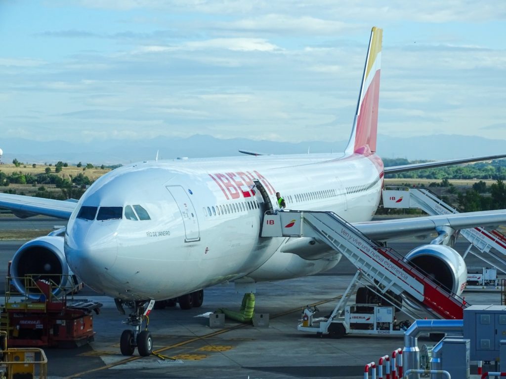 Iberia Airbus A330-300 am Flughafen Madrid (MAD)