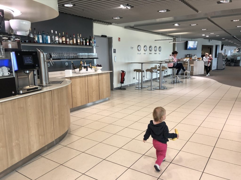 Getränke in der Business Lounge am Flughafen Düsseldorf