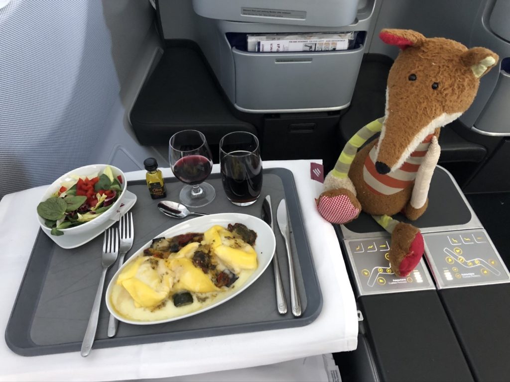 Vegetarisches Hauptgericht in der Eurowings Business Class auf der Langstrecke