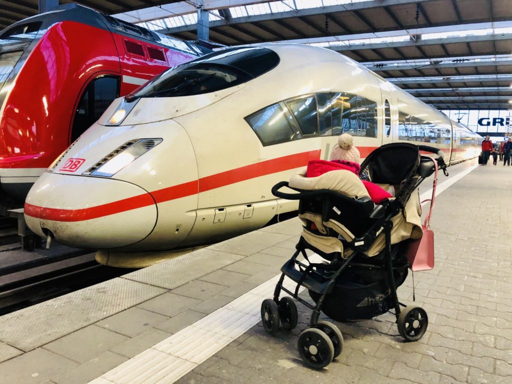 Einsteigen am Münchner Hauptbahnhof bei Minusgraden