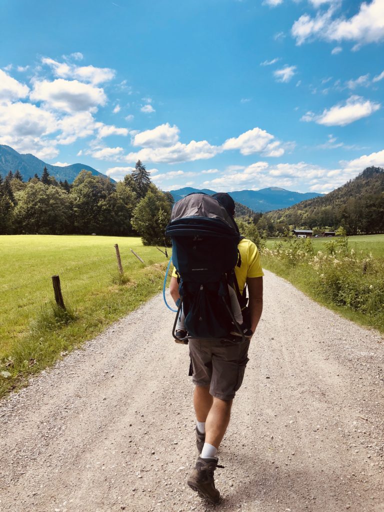 Mit Papa geht es sicher ins Tal