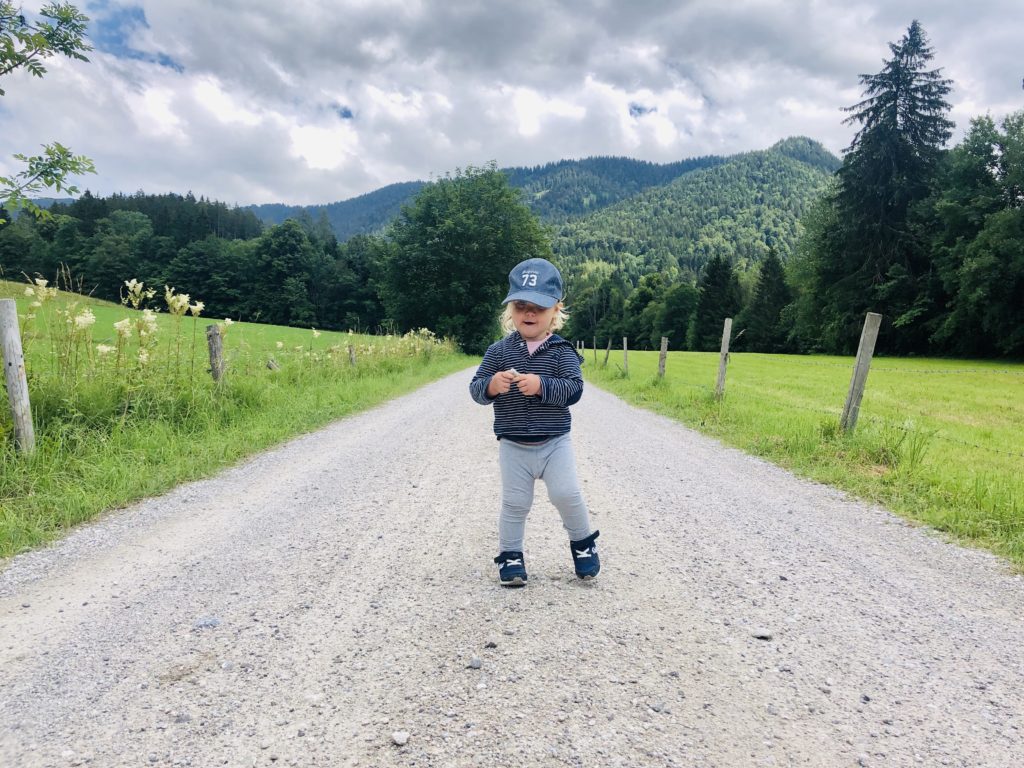 Ich kann mittlerweile selber laufen und wandern