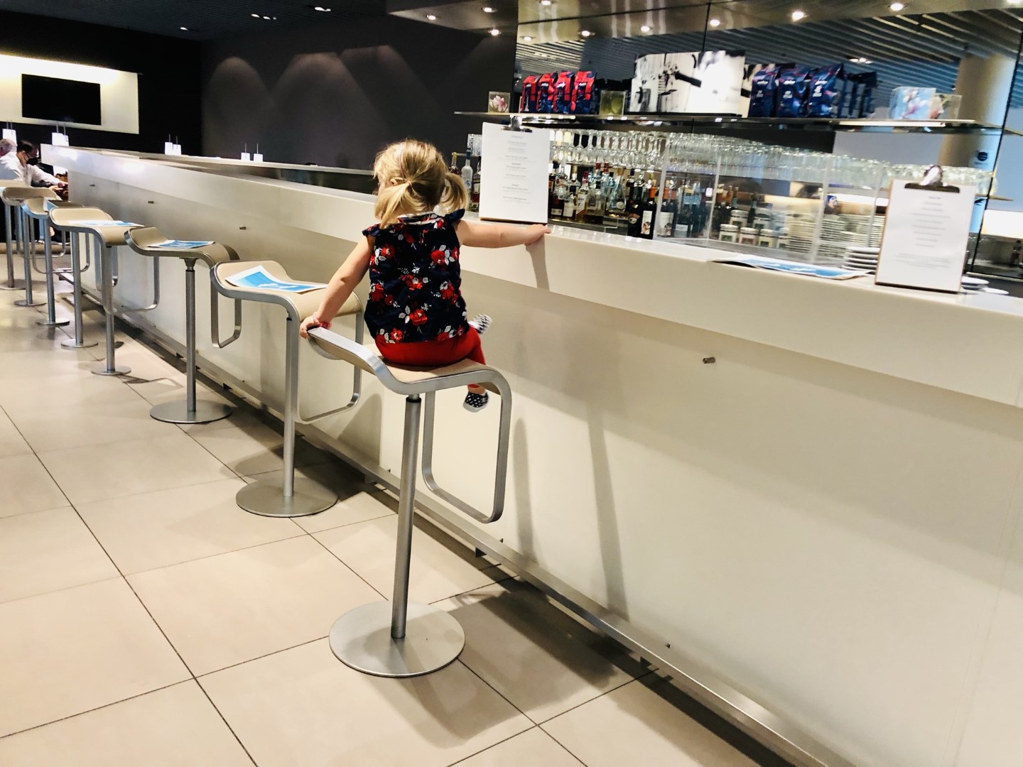 Kinder-Check: Lufthansa Senator Lounge München Flughafen Non-Schengen während Corona 2021/2022